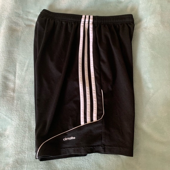 Adidas short sz yxl mens sz s🎉SOLD🎉 - Picture 2 of 4